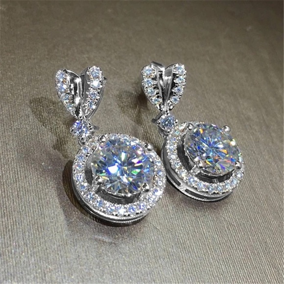 Jewelry - 🎈Silver Heart Studs with Round CZ Pendent earring